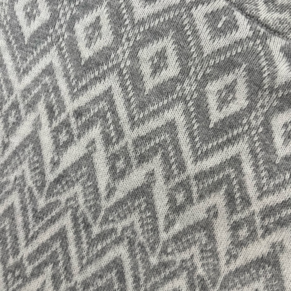 MAX STUDIO Gray & White Geometric  Pattern Full Zip Long Sweater Jacket NWOT - Picture 9 of 10